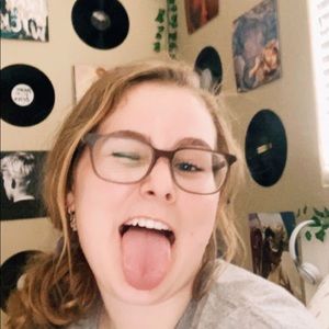 Meet your Posher, Lily